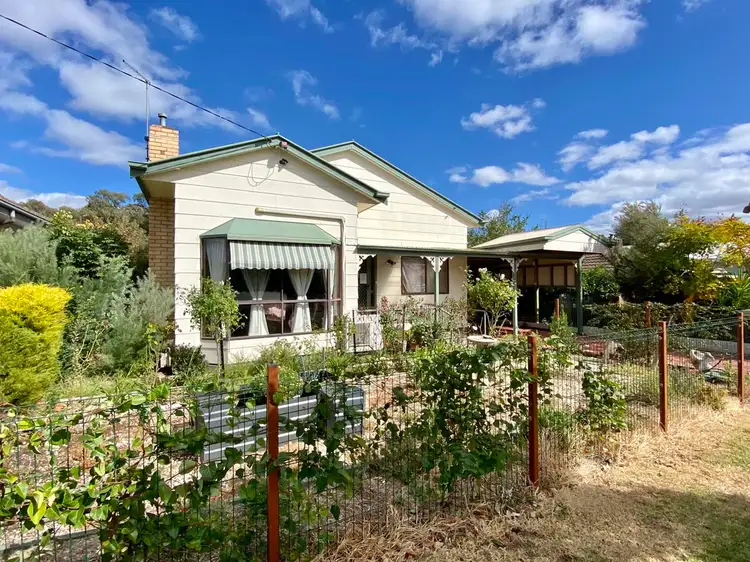 106 Queens Avenue, Maryborough VIC 3465