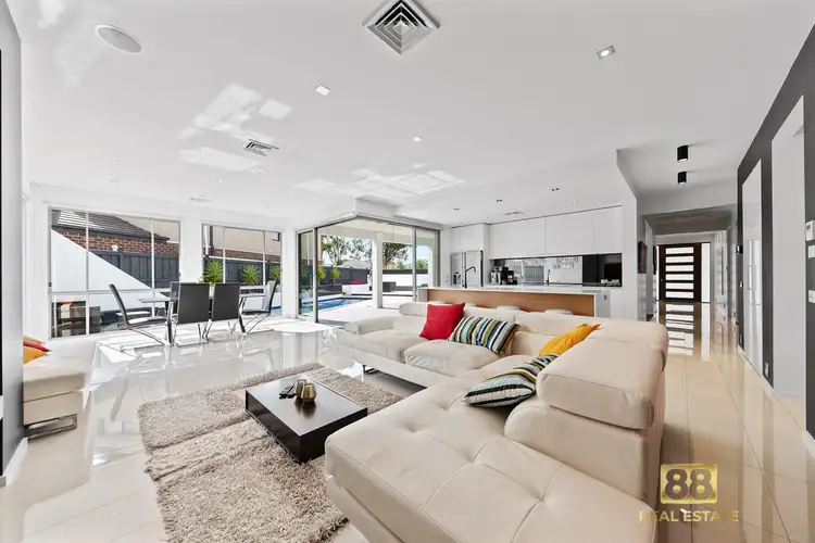 Fifth view of Homely house listing, 14 Faringdon Crescent, Cranbourne North VIC 3977