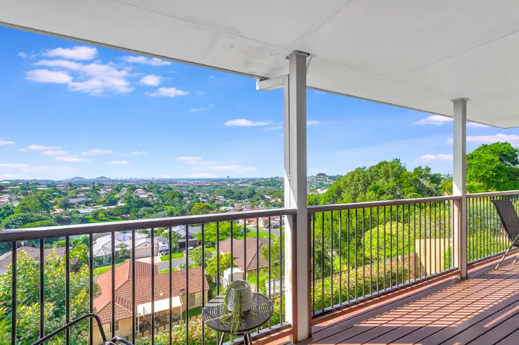 15 Stonehaven Way, Banora Point NSW 2486