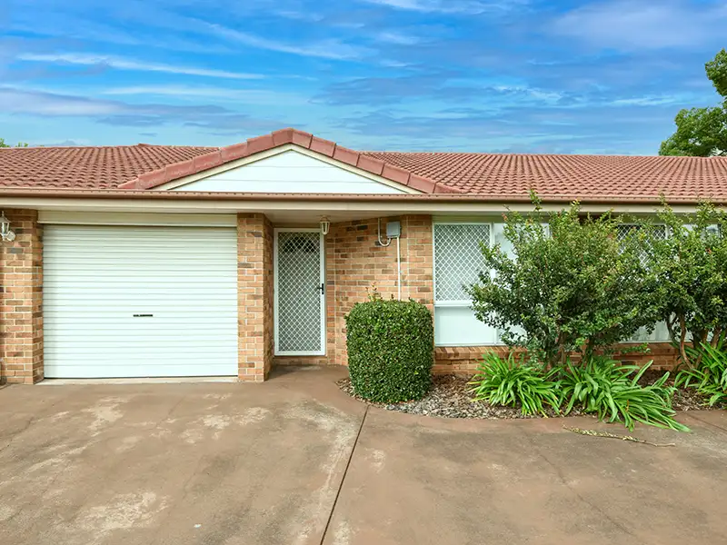 Main view of Homely unit listing, 2/6 Krause Court, East Toowoomba QLD 4350