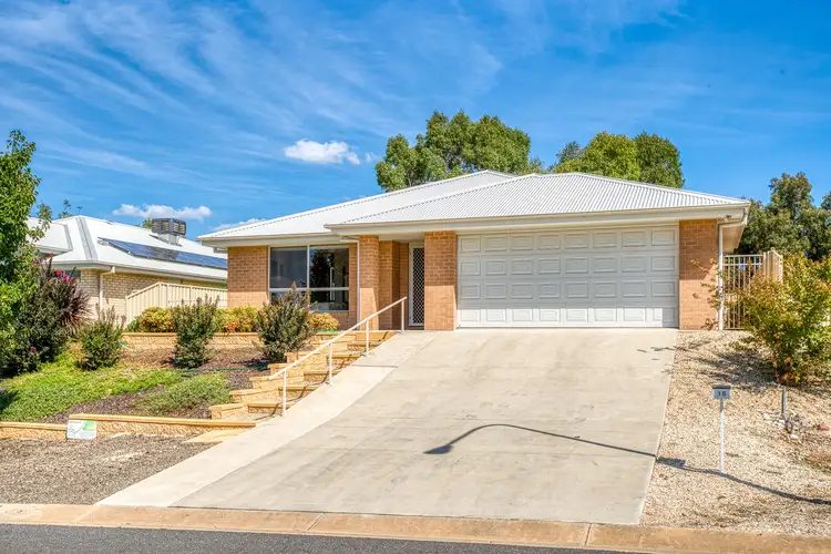 18 ASH AVENUE, Corowa NSW 2646
