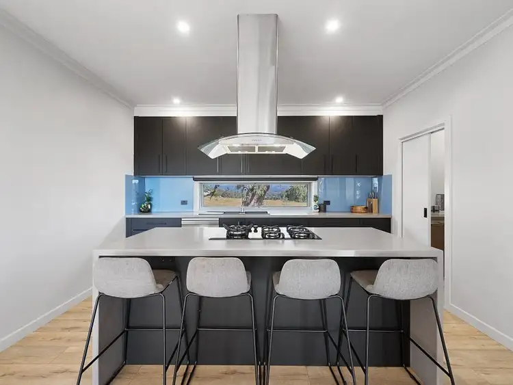 Fifth view of Homely house listing, 2 Oaksford Drive, Mansfield VIC 3722