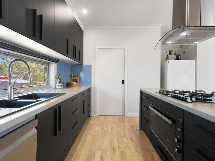 Sixth view of Homely house listing, 2 Oaksford Drive, Mansfield VIC 3722