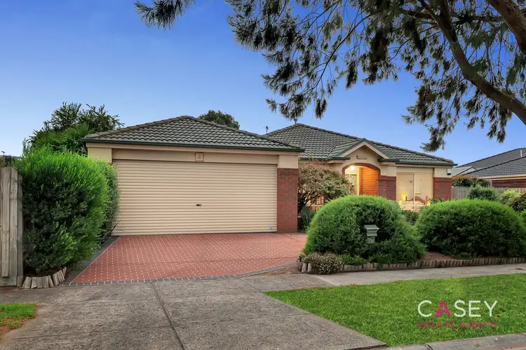 4 Firestone Green, Cranbourne VIC 3977