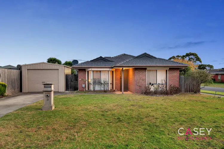 9 Vincent Court, Cranbourne North VIC 3977