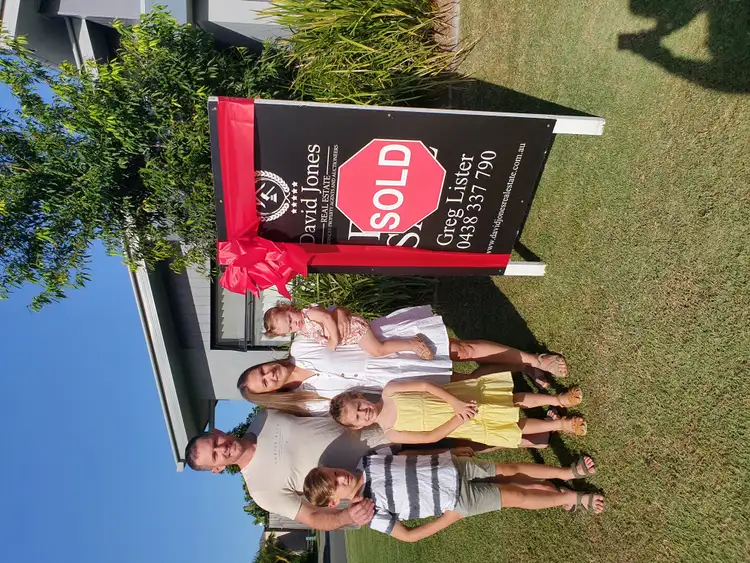 15 Woodrow Street, Pimpama QLD 4209