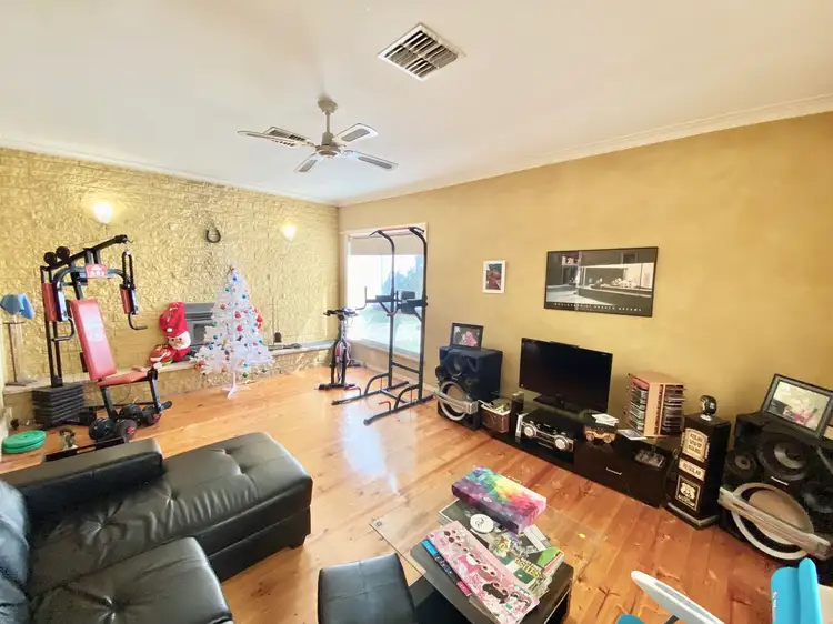 301 Noyes Street, Deniliquin NSW 2710