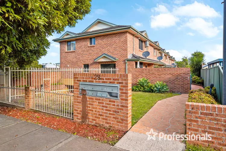2/28 Cambridge Avenue, Bankstown NSW 2200
