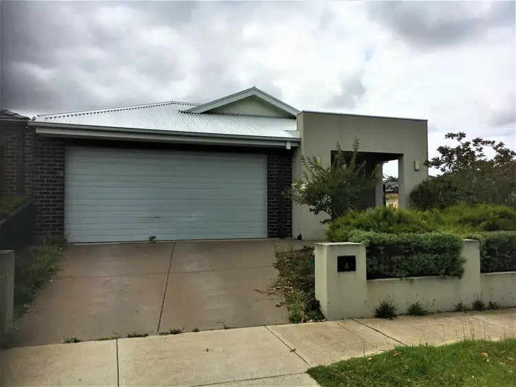 4 ARLINGTON AVENUE, Pakenham VIC 3810
