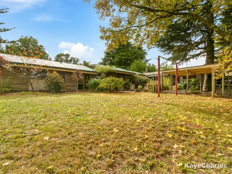 8 Upper Grieve Road, Avonsleigh VIC 3782