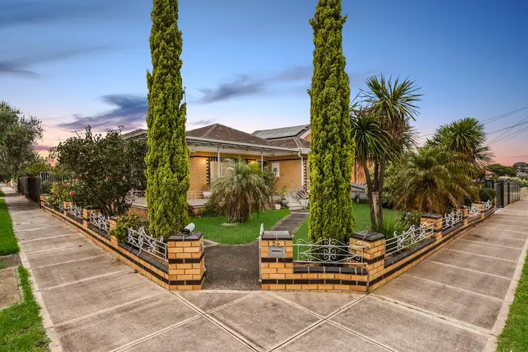 34 Dinnell Street, Sunshine West VIC 3020