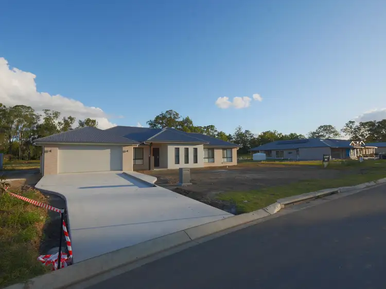 10 Sandstone Drive, Hatton Vale QLD 4341