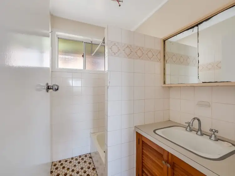 Fifth view of Homely unit listing, 1/50 Rifle Range Road, Mount Lofty QLD 4350