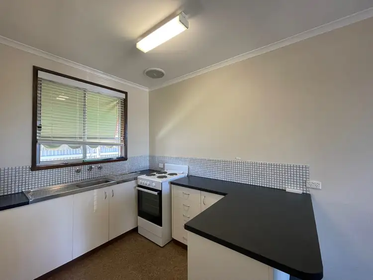Fourth view of Homely unit listing, 4/311 Moore Street, Lavington NSW 2641