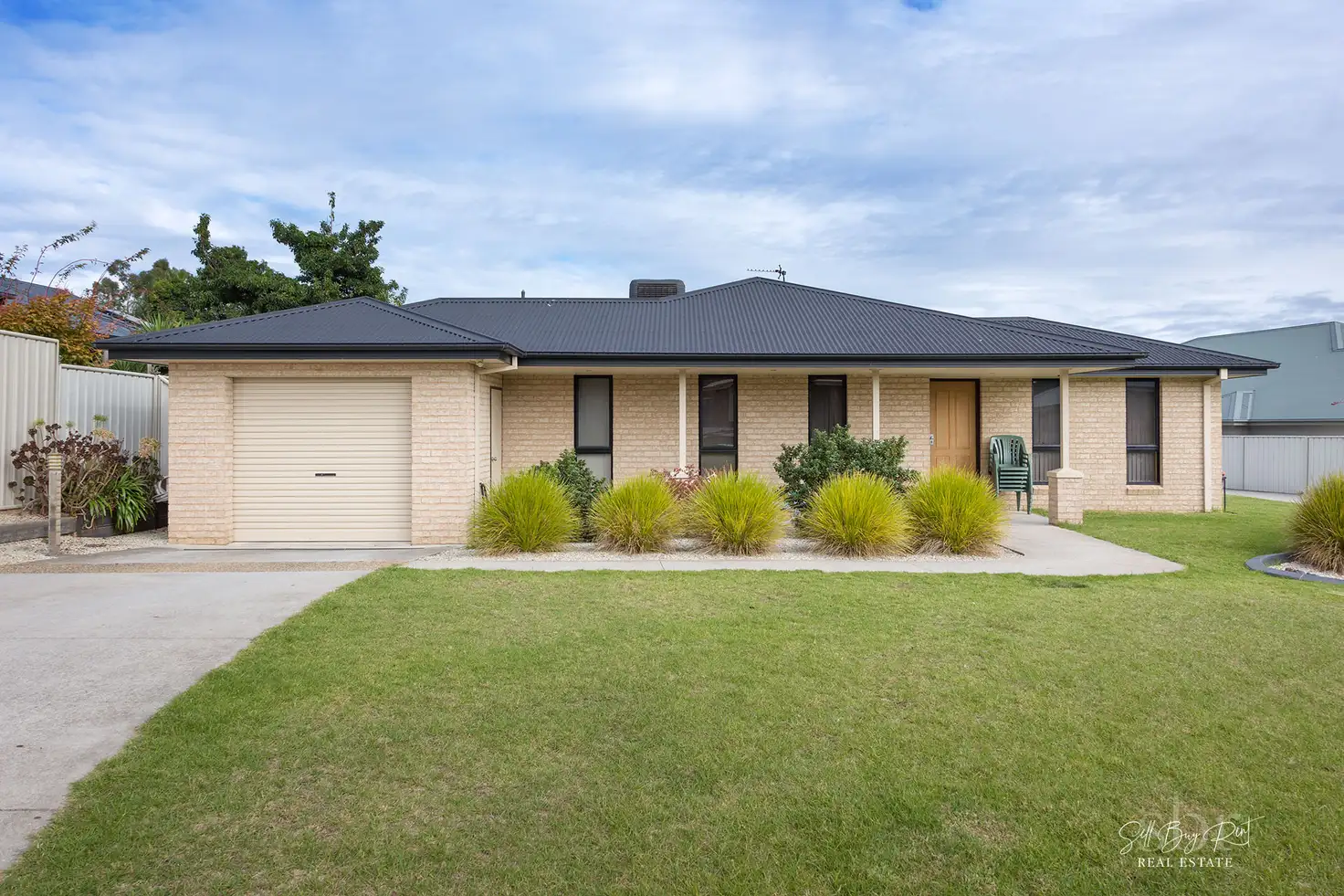 Main view of Homely house listing, 1/30 THORNEYCROFT AVENUE, Wodonga VIC 3690