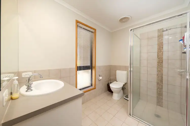 Sixth view of Homely house listing, 1/30 THORNEYCROFT AVENUE, Wodonga VIC 3690