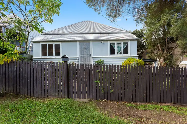 6 North Street, North Ipswich QLD 4305