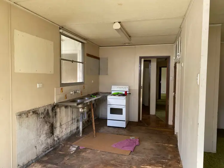Second view of Homely house listing, 3 Crawford Court, Dartmouth VIC 3701