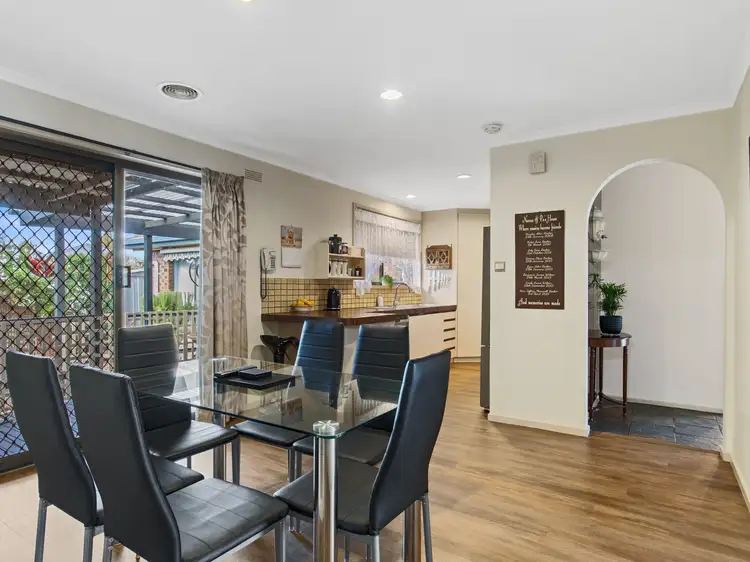 Second view of Homely house listing, 7 Graemar Court, Kangaroo Flat VIC 3555