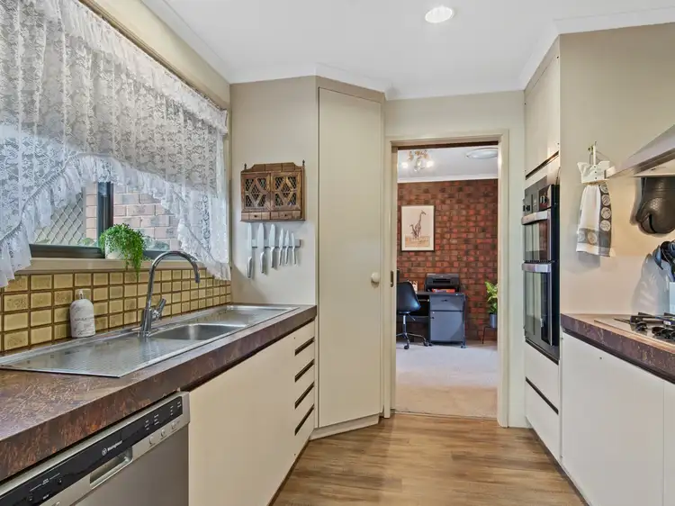 Fifth view of Homely house listing, 7 Graemar Court, Kangaroo Flat VIC 3555