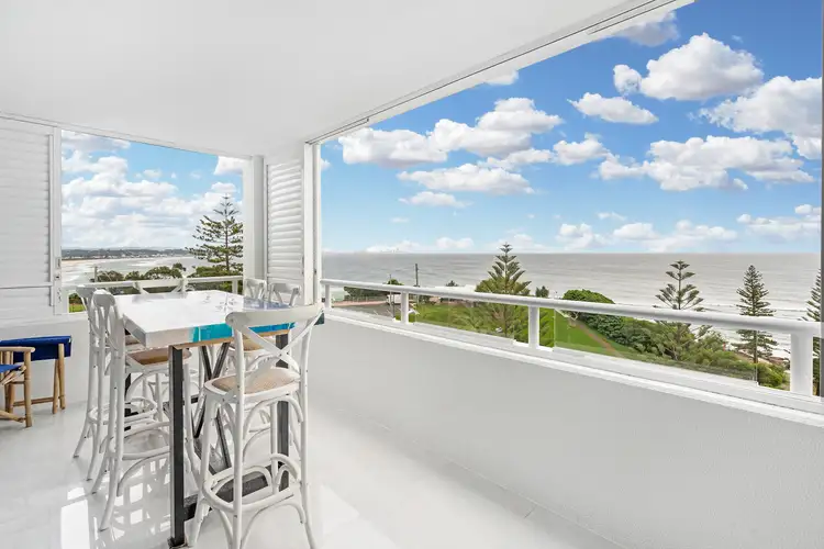 1102/3 McLean Street