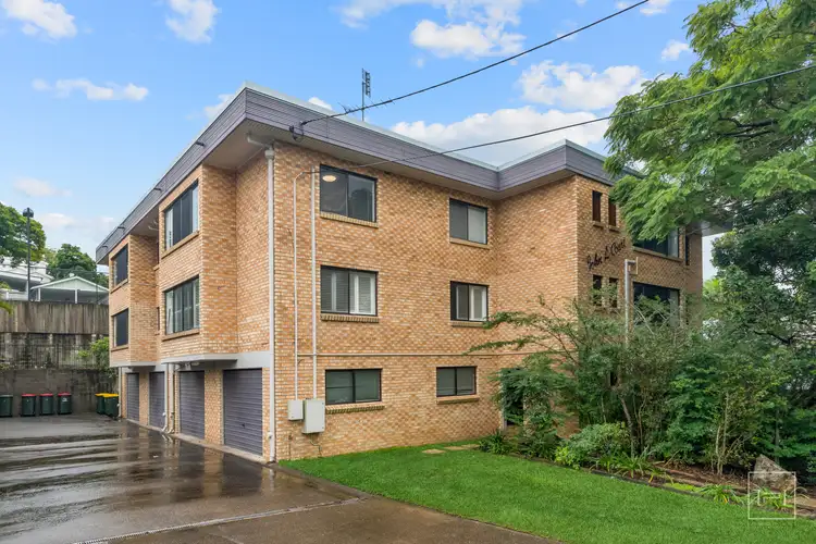 2/76 Sackville Street, Greenslopes QLD 4120