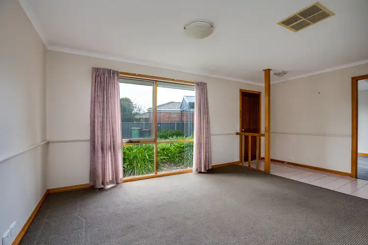 Second view of Homely house listing, 5 Coventry Court, Wodonga VIC 3690