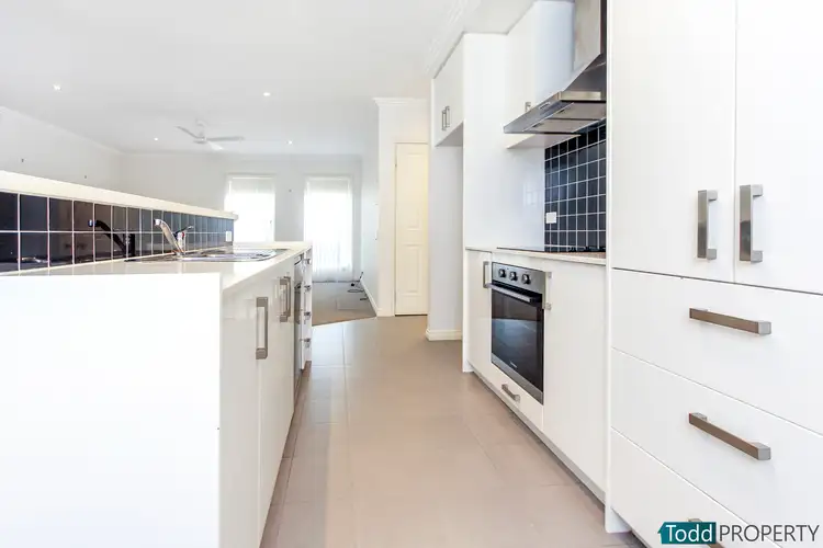 Fifth view of Homely unit listing, 2/40 Playne, Heathcote VIC 3523