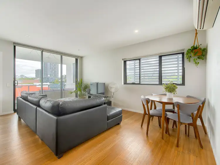 Main view of Homely apartment listing, 14/33 Sword Street, Woolloongabba QLD 4102