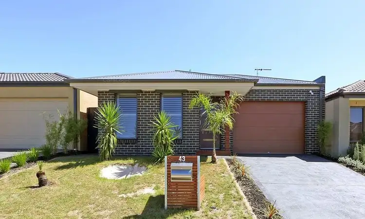 43 Crepe Avenue, Cranbourne West VIC 3977