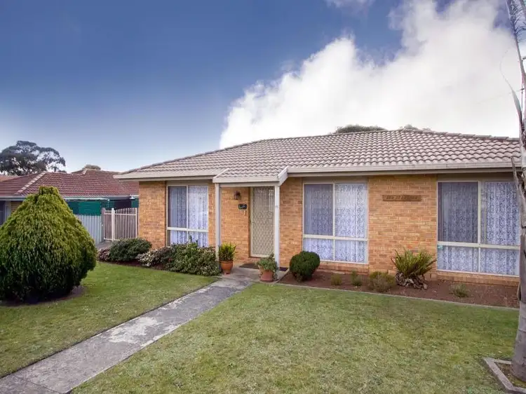 73 Dinwoodie Drive, Newborough VIC 3825