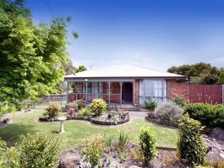 6 Leonis Court, Moe VIC 3825