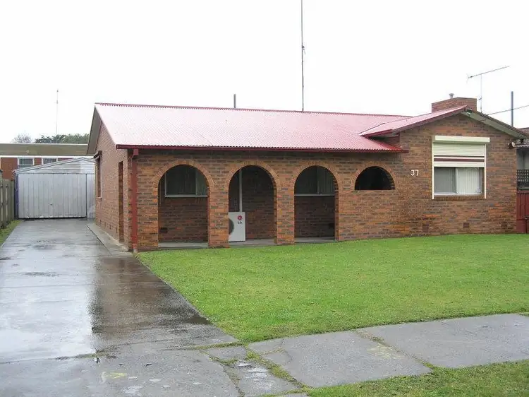 37 Western Avenue, Newborough VIC 3825