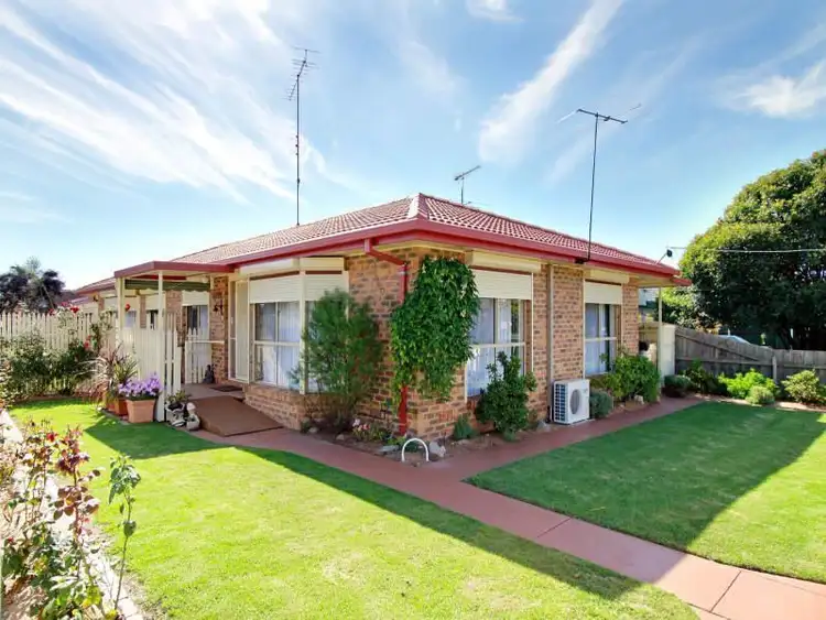 8 Linton Avenue, Moe VIC 3825