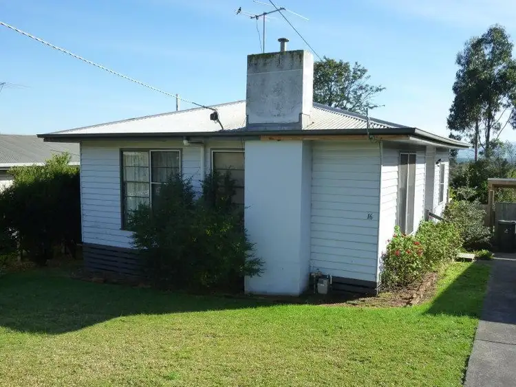 16 Elizabeth Street, Moe VIC 3825
