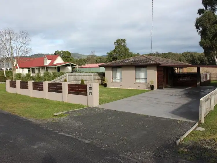 82 Coalville Road, Moe VIC 3825