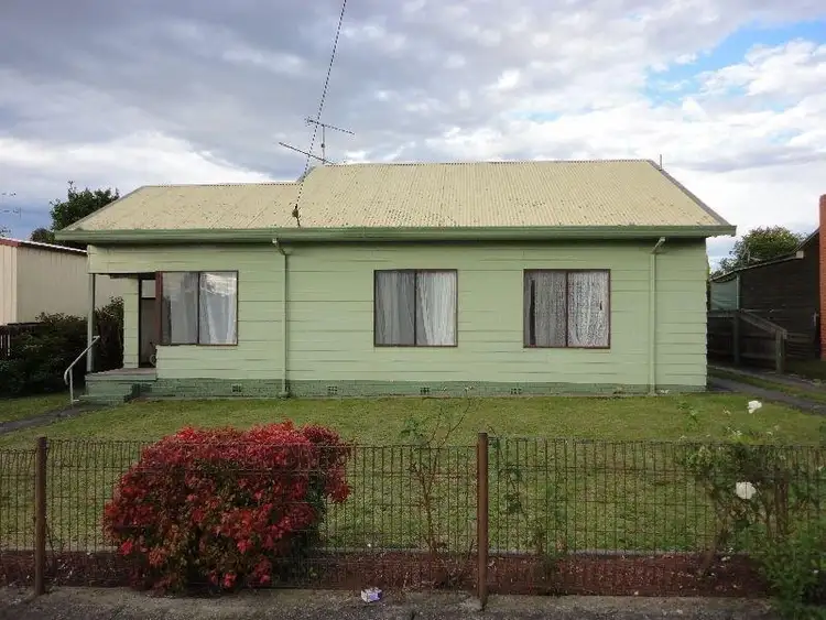 1 Ross Avenue, Moe VIC 3825