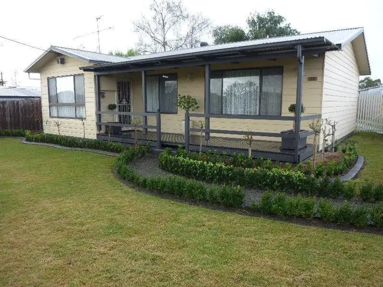 30 Thoresby Street, Newborough VIC 3825