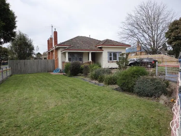 11 Reservoir Road, Moe VIC 3825