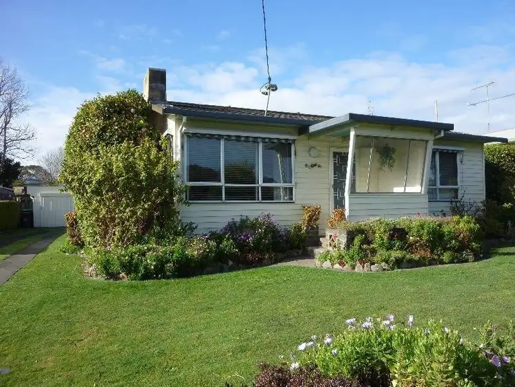 9 Western Avenue, Newborough VIC 3825