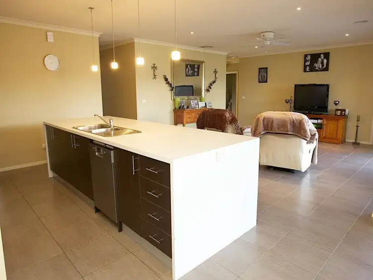 Sixth view of Homely house listing, 3 Hood Court, Moe VIC 3825