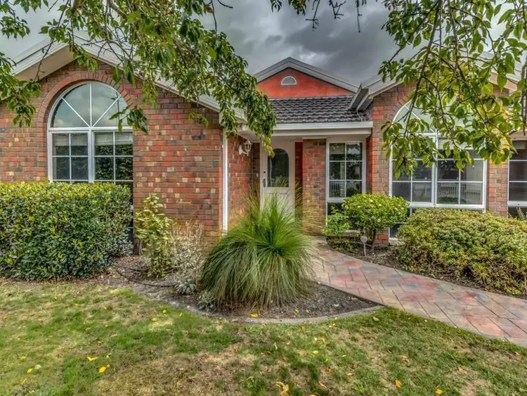 4 Hall Court, Newborough VIC 3825