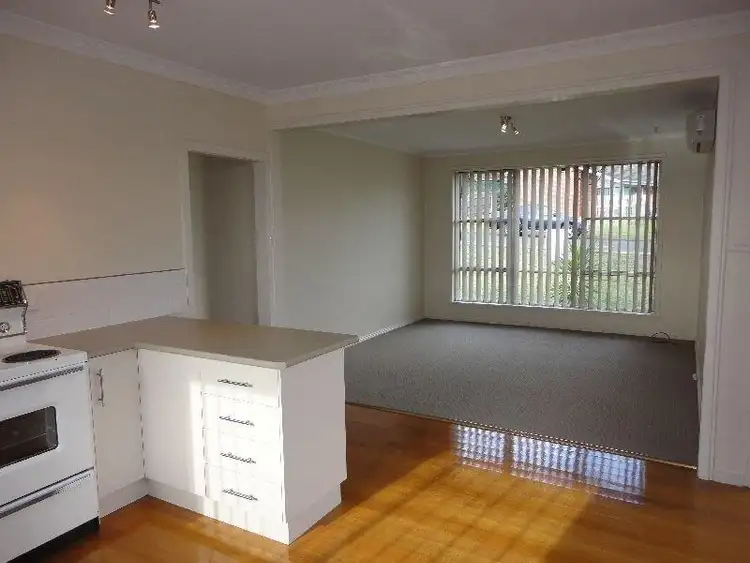 11 Stoddart Street, Moe VIC 3825