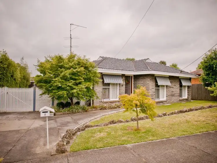 8 Guy Street, Newborough VIC 3825