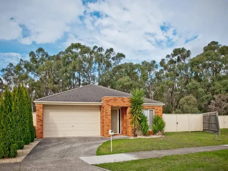 4 Crombe Court, Newborough VIC 3825