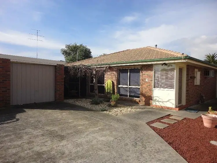 4/17 Saxtons Drive, Moe VIC 3825