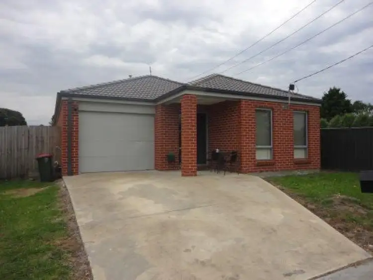 17 Stirling Street, Moe VIC 3825