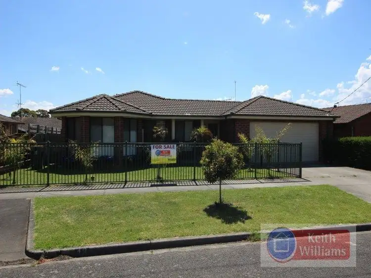 18 Saxtons Drive, Moe VIC 3825