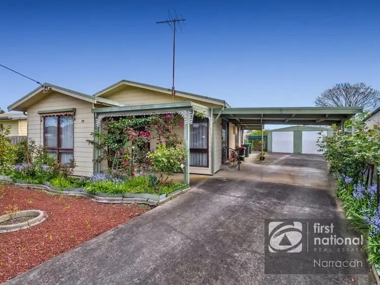 29 Thoresby St, Newborough VIC 3825