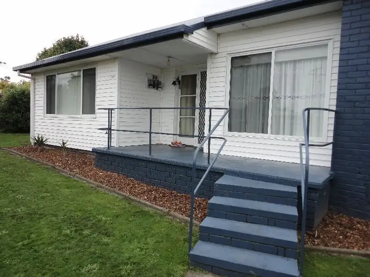 24 Anderson Avenue, Yallourn North VIC 3825